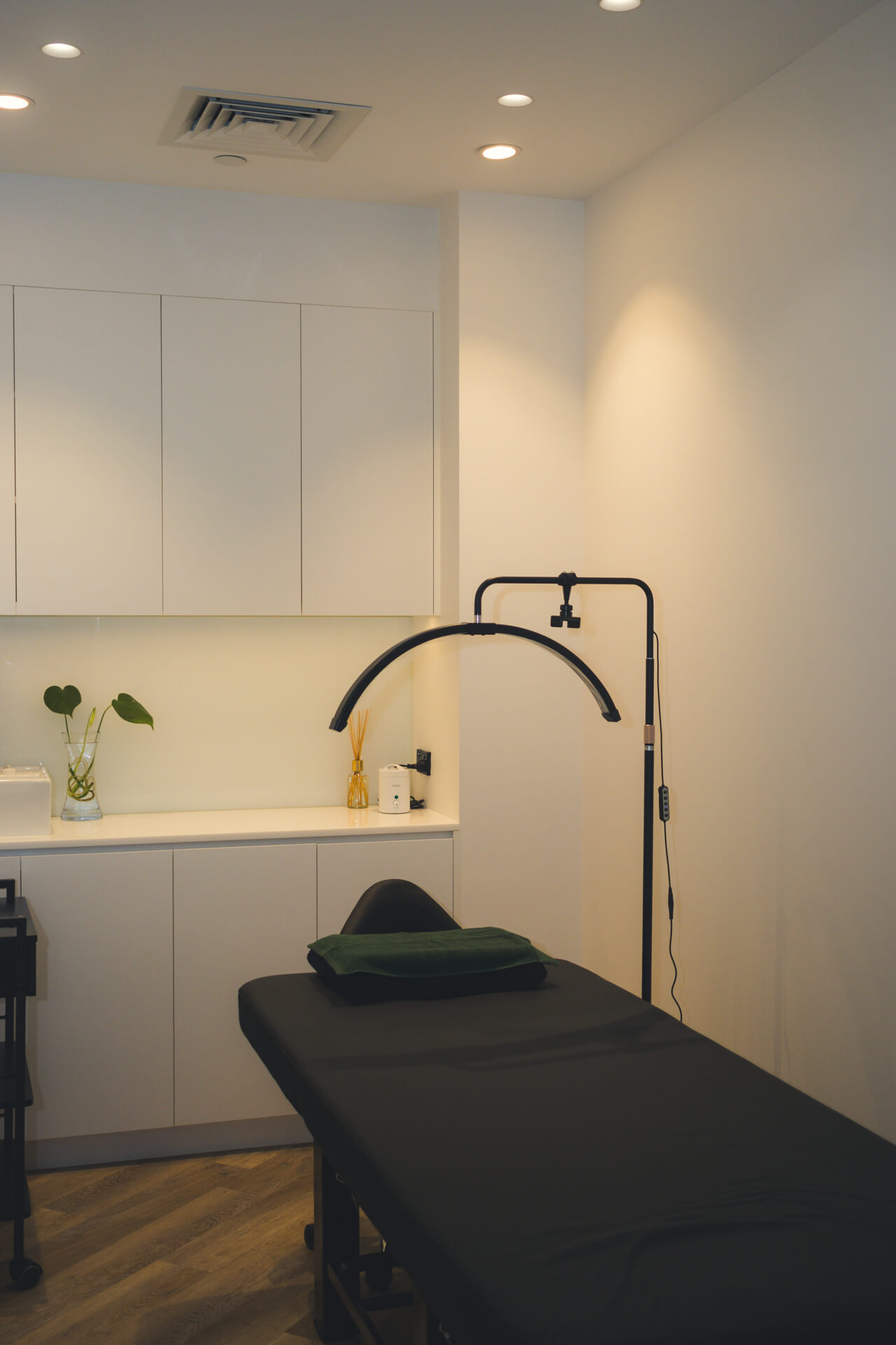 LASH ROOM - Image 4